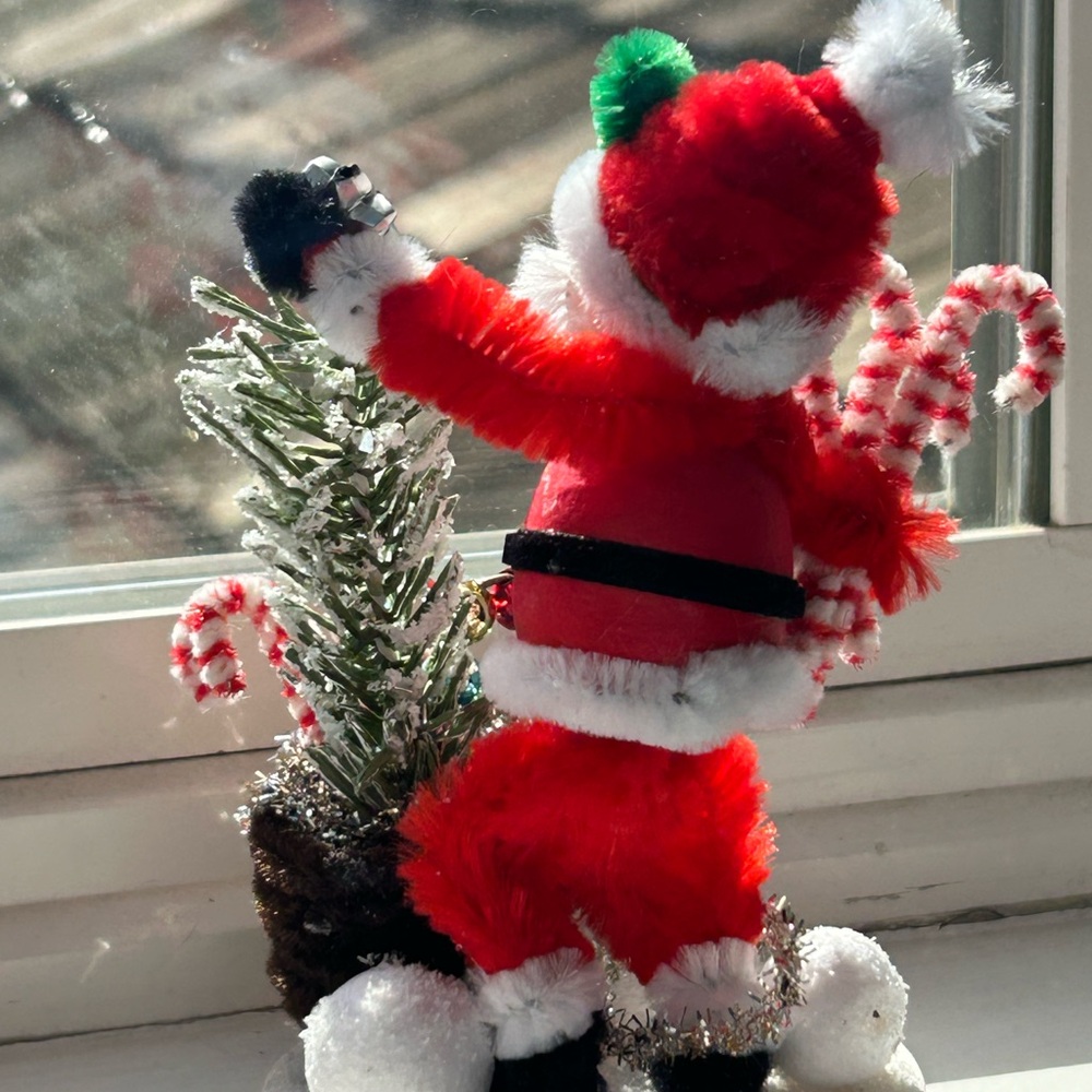 Festive vintage repurposed Santa Holiday Decoration - Picture 6 of 6